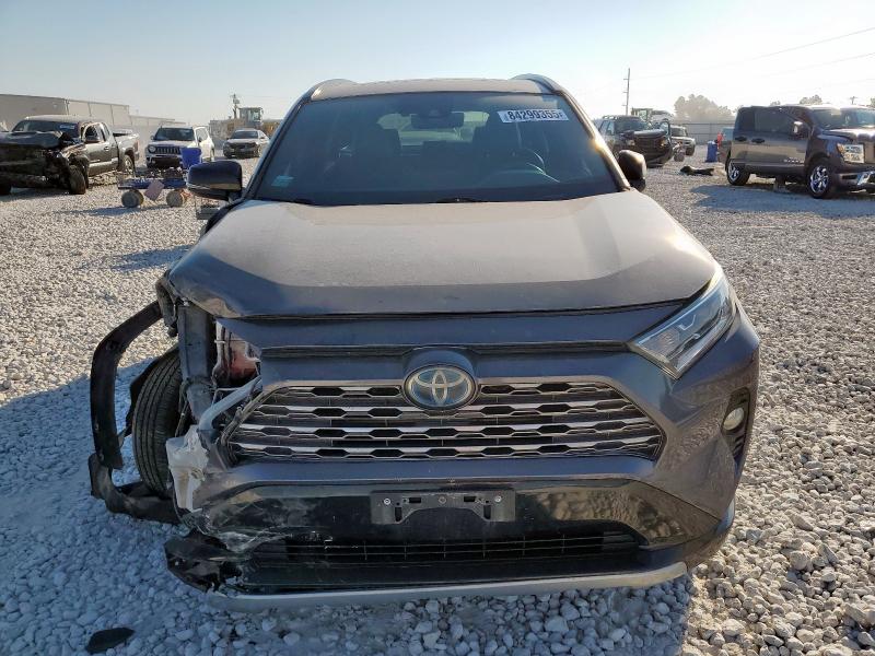 Photo 5 from auction – 2020 TOYOTA RAV4 XSE with VIN 2T3EWRFV9LW098294