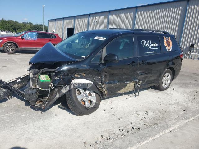 TOYOTA SIENNA LE 2020 with VIN 5TDKZ3DC1LS073433 - Photo from auction