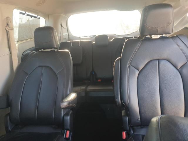 Photo 10 from auction – 2017 CHRYSLER PACIFICA T with VIN 2C4RC1BG1HR569181