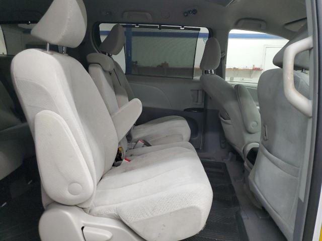 Photo 11 from auction – 2011 TOYOTA SIENNA LE with VIN 5TDKK3DC2BS054490