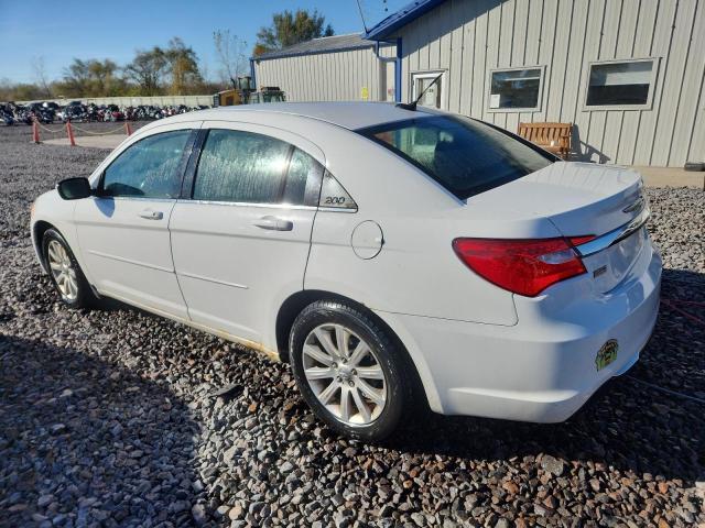 Photo 2 from auction – 2013 CHRYSLER 200 TOURIN with VIN 1C3CCBBG3DN669094
