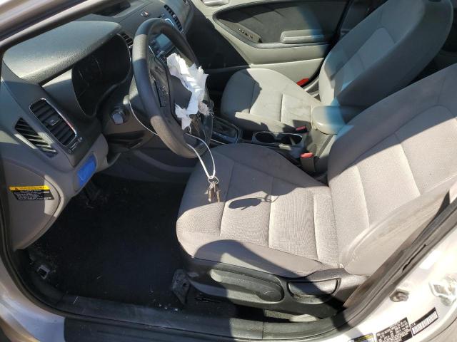 Photo 7 from auction – 2017 KIA FORTE LX with VIN 3KPFK4A79HE081915