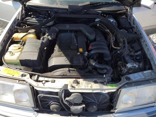 Photo 11 from auction – 1995 MERCEDES-BENZ E 320 BASE with VIN WDBEA32E5SC240769