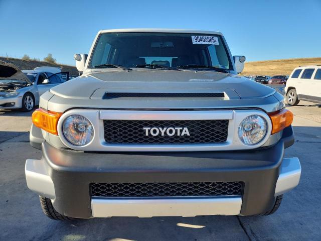 Photo 5 from auction – 2012 TOYOTA FJ CRUISER with VIN JTEBU4BF7CK144610
