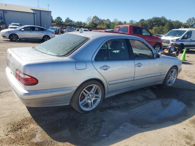 Photo 3 from auction – 2000 MERCEDES-BENZ E 320 with VIN WDBJF65J6YB018153