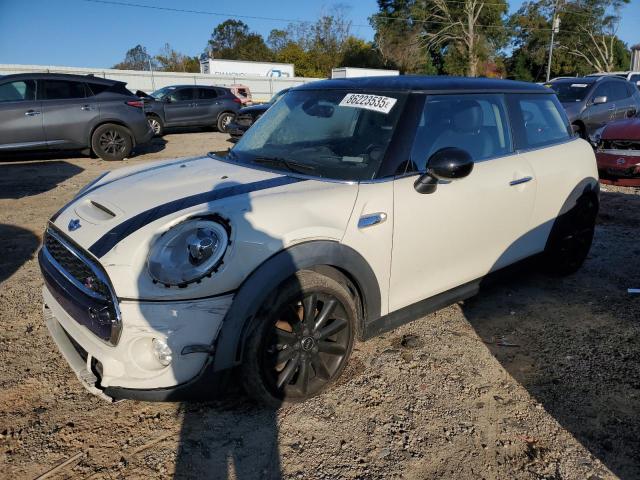 MINI COOPER S 2014 with VIN WMWXM7C5XET987664 - Photo from auction