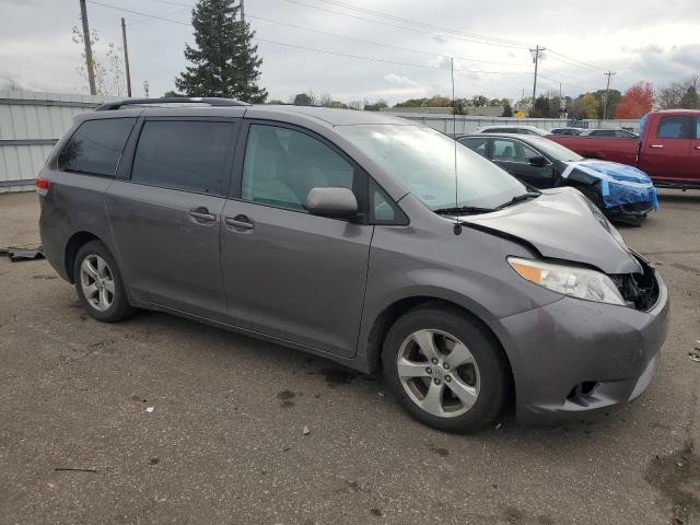 Photo 4 from auction – 2013 TOYOTA SIENNA LE with VIN 5TDKK3DC0DS351356