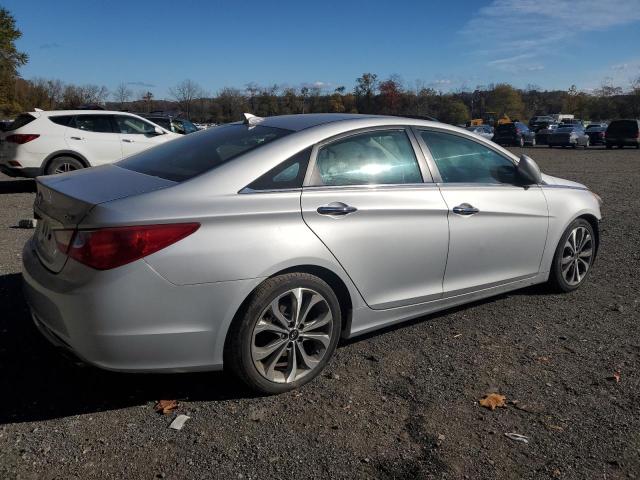 Photo 3 from auction – 2013 HYUNDAI SONATA SE with VIN 5NPEC4AB4DH750157