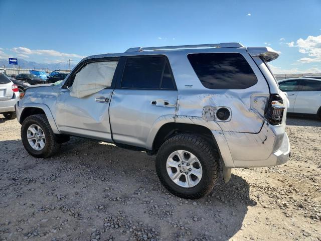 Photo 2 from auction – 2015 TOYOTA 4RUNNER SR with VIN JTEBU5JR9F5214936