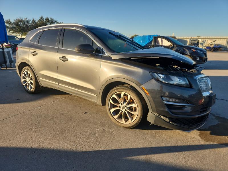 Photo 4 from auction – 2019 LINCOLN MKC SELECT with VIN 5LMCJ2C95KUL17597