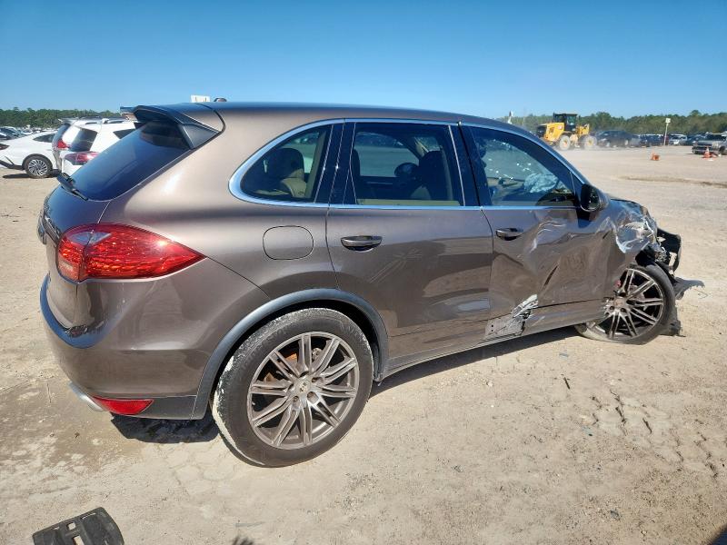 Photo 3 from auction – 2011 PORSCHE CAYENNE with VIN WP1AA2A21BLA04670