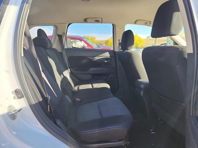 Photo 11 from auction – 2016 MITSUBISHI OUTLANDER with VIN JA4AD2A31GZ054002