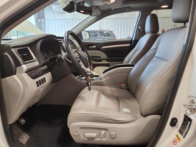 Photo 7 from auction – 2018 TOYOTA HIGHLANDER with VIN 5TDJZRFH6JS875402