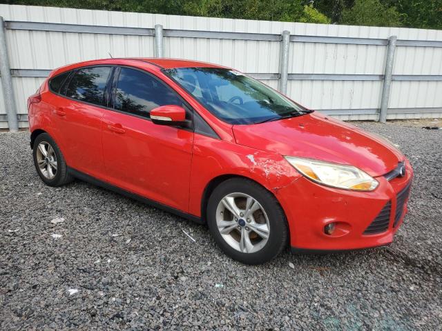Foto 4 de la subasta – 2014 FORD FOCUS SE con VIN 1FADP3K23EL455319