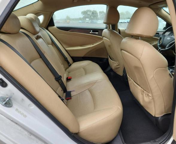 Photo 10 from auction – 2012 HYUNDAI SONATA HYB with VIN KMHEC4A47CA031097