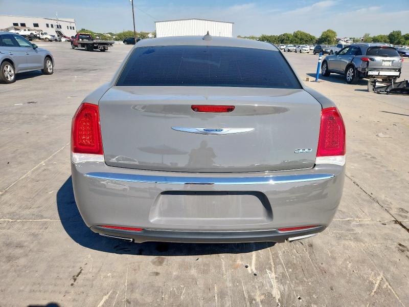 Photo 6 from auction – 2018 CHRYSLER 300 TOURING with VIN 2C3CCAAG7JH338390