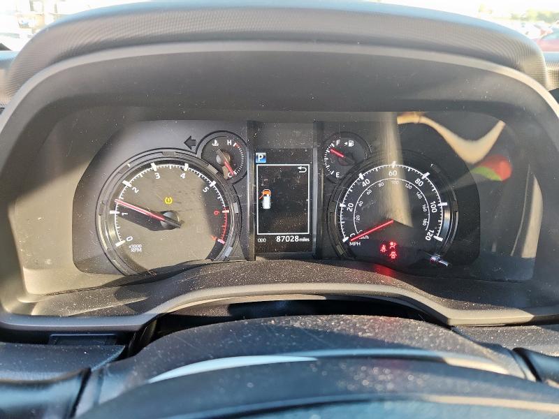 Photo 9 from auction – 2021 TOYOTA 4RUNNER SR with VIN JTEEU5JR1M5237573