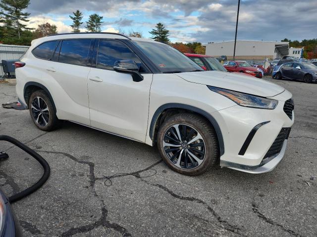Photo 4 from auction – 2021 TOYOTA HIGHLANDER with VIN 5TDJZRBH7MS102982