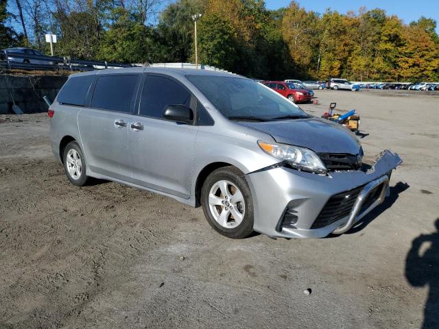 Photo 4 from auction – 2018 TOYOTA SIENNA L with VIN 5TDZZ3DC9JS931453