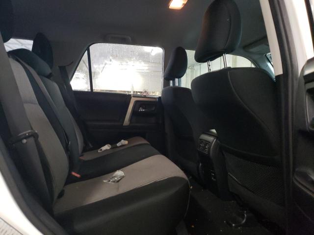 Photo 11 from auction – 2018 TOYOTA 4RUNNER SR with VIN JTEZU5JR0J5178075