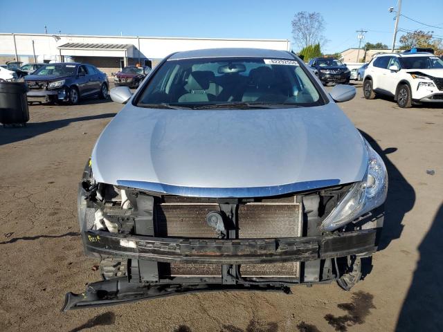 Photo 5 from auction – 2012 HYUNDAI SONATA SE with VIN 5NPEC4AC5CH328230
