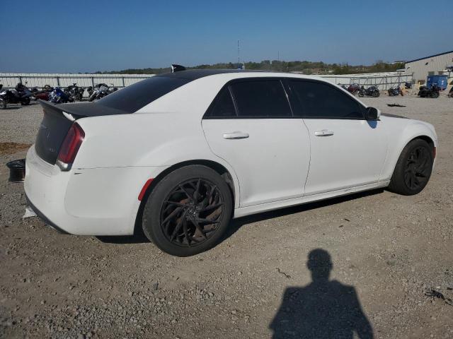 Photo 3 from auction – 2015 CHRYSLER 300 S with VIN 2C3CCABT3FH736070
