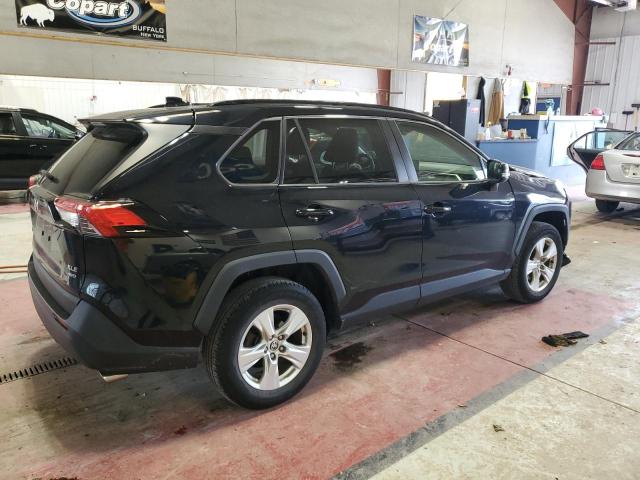 Photo 3 from auction – 2021 TOYOTA RAV4 XLE with VIN JTMP1RFV0MD076318
