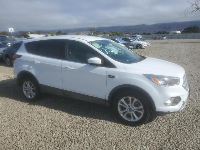 Photo 4 from auction – 2019 FORD ESCAPE with VIN 1FMCU9GD1KUB11307