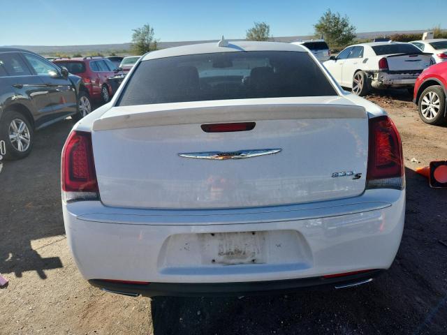 Photo 6 from auction – 2017 CHRYSLER 300 S with VIN 2C3CCABGXHH615929