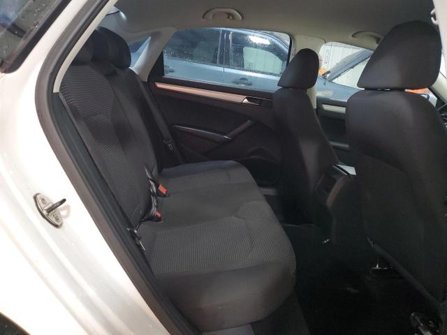Photo 10 from auction – 2016 VOLKSWAGEN PASSAT S with VIN 1VWAS7A32GC034186