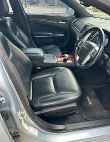 Photo 5 from auction – 2013 CHRYSLER 300 with VIN 2C3CCAAG8DH613995