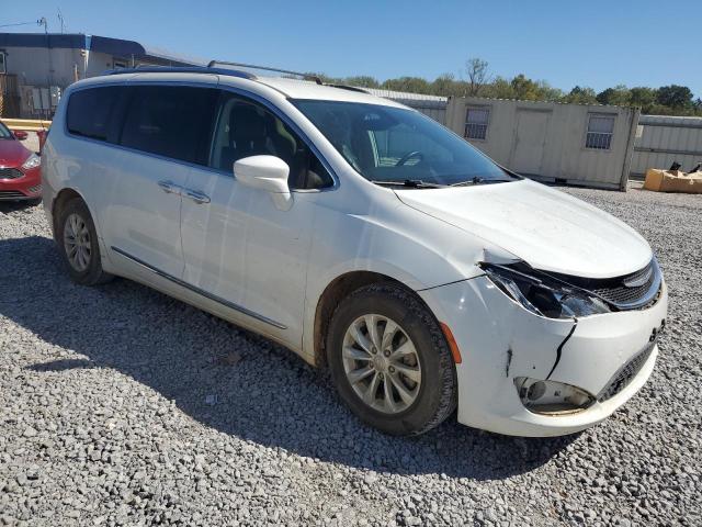 Photo 4 from auction – 2018 CHRYSLER PACIFICA TOURING L with VIN 2C4RC1BG6JR204128