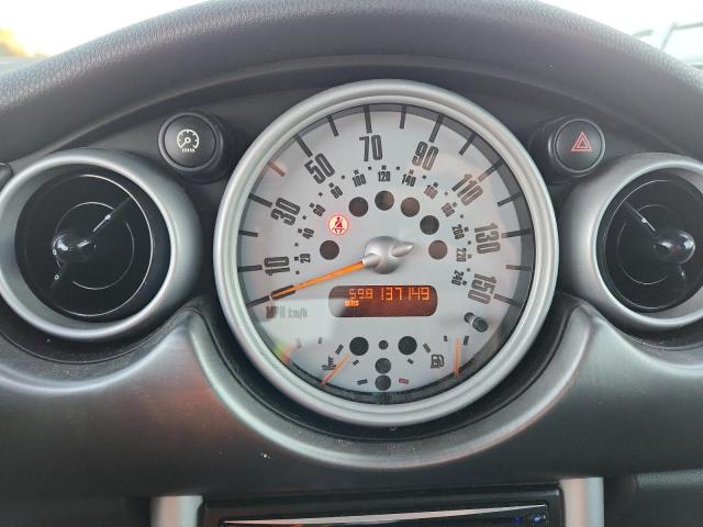 Photo 9 from auction – 2004 MINI COOPER S with VIN WMWRE33484TD81545