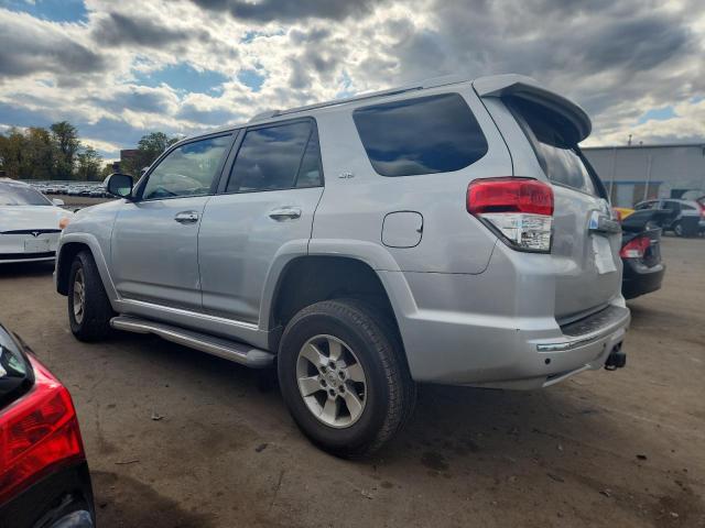 Zdjęcie 2 z aukcji – 2011 TOYOTA 4RUNNER SR z VIN JTEBU5JR6B5036509