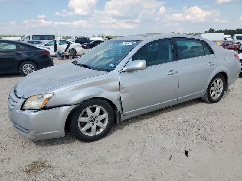 TOYOTA AVALON 2005 with VIN 4T1BK36BX5U044242 - Photo from auction