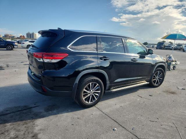 Photo 3 from auction – 2018 TOYOTA HIGHLANDER with VIN 5TDKZRFH6JS541553