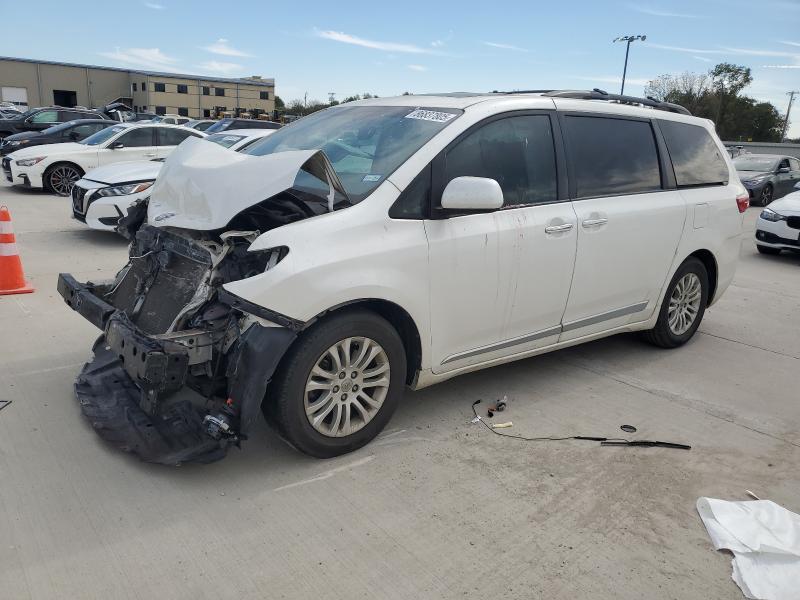 TOYOTA SIENNA XLE 2017 with VIN 5TDYZ3DC0HS795445 - Photo from auction