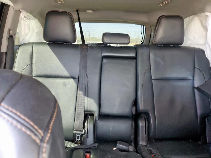 Photo 10 from auction – 2018 TOYOTA HIGHLANDER with VIN 5TDKZRFHXJS283683
