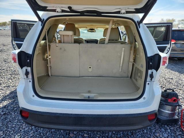 Photo 6 from auction – 2015 TOYOTA HIGHLANDER with VIN 5TDJKRFH0FS180165
