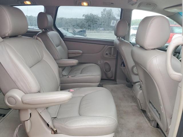 Photo 11 from auction – 2004 TOYOTA SIENNA XLE with VIN 5TDZA22C04S192305