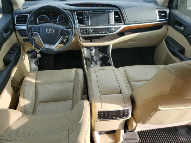 Photo 8 from auction – 2018 TOYOTA HIGHLANDER with VIN 5TDDGRFH9JS042745
