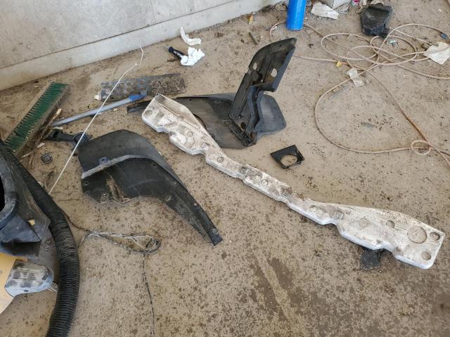 Photo 13 from auction – 2014 TOYOTA 4RUNNER SR with VIN JTEBU5JR6E5175351