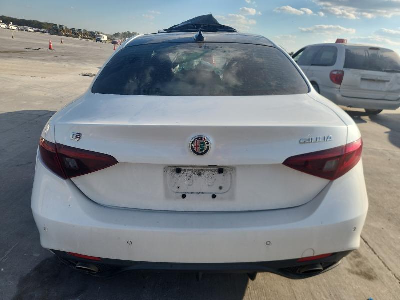 Photo 6 from auction – 2017 ALFA ROMEO GIULIA with VIN ZARFAECN9H7548860
