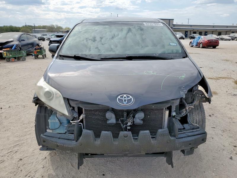 Photo 5 from auction – 2017 TOYOTA SIENNA with VIN 5TDZZ3DCXHS856918