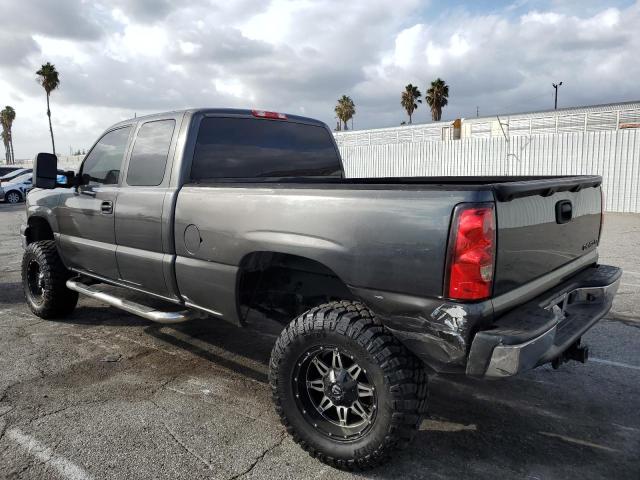 Photo 2 from auction – 2004 CHEVROLET SILVERADO with VIN 2GCEK19T741299676