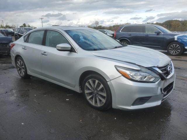 Photo 4 from auction – 2017 NISSAN ALTIMA 2.5 with VIN 1N4AL3AP1HC209031