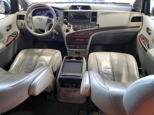 Photo 8 from auction – 2011 TOYOTA SIENNA XLE with VIN 5TDYK3DC7BS011581