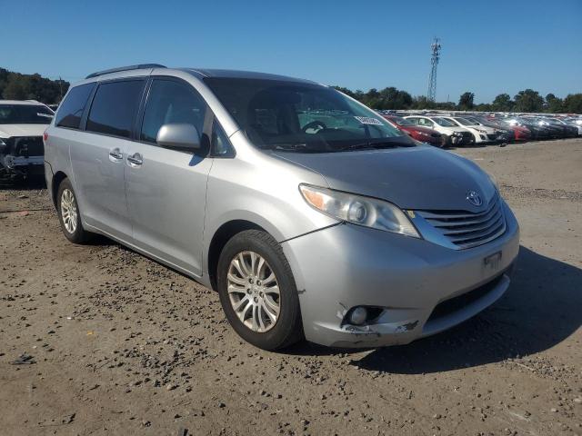 Photo 4 from auction – 2011 TOYOTA SIENNA XLE with VIN 5TDYK3DC1BS071534