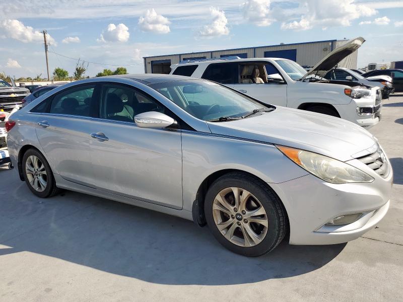 Photo 4 from auction – 2012 HYUNDAI SONATA SE with VIN 5NPEC4AC0CH371809