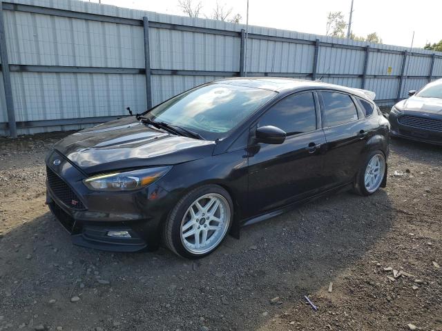 FORD FOCUS ST 2017 with VIN 1FADP3L9XHL210081 - Photo from auction